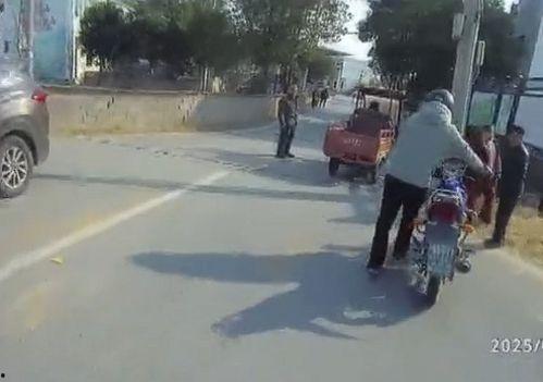 吃瓜车撞人,一场意外的启示录  第1张