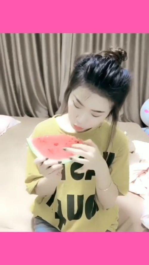 吃瓜人女生,揭秘校园里的八卦风云  第2张