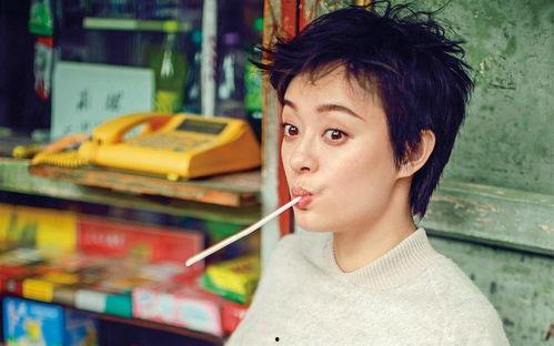 短发模特吃瓜,短发模特的夏日瓜趣时光  第2张